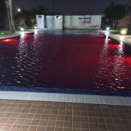 Appartement Haut Standing Vu Piscine Marrakesh Exterior foto